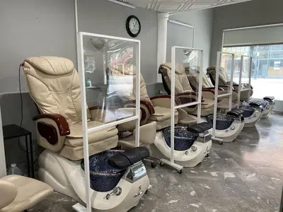 De Lacey Nail Salon