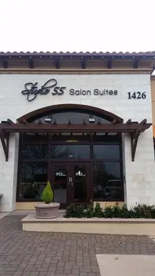 Studio 55 Salons - Roseville