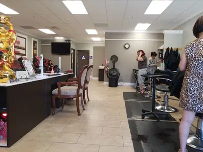 Lucky Hair & Nail Salon