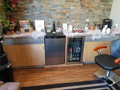 Refine Men's Salon of Roseville