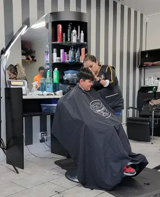 611 Place Beauty Salon