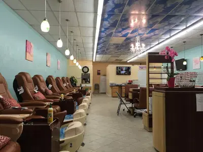 LUXURY NAIL & SPA