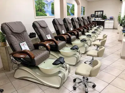 Royal Nails & Spa Victorville