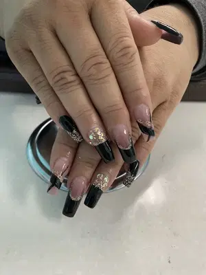 Chip-N-Nails