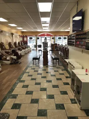 SUNNY SALON