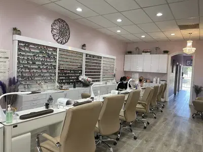 QV Nails