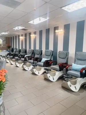 Ah Lucky Nails & Spa