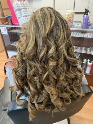 Valeria's Beauty Salon
