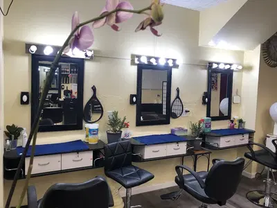 BLUEMOON BEAUTY SALON AND SPA