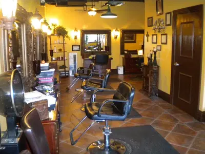 Thomas Edward Salon & Dry Bar