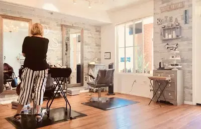Divine Salon