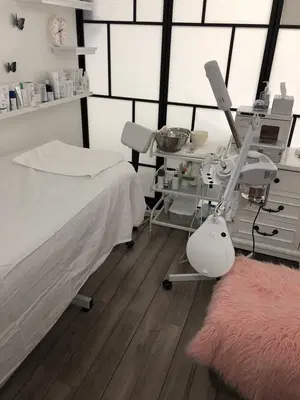 “V” Beauty Salon