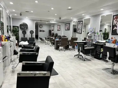 The MeDa Salon