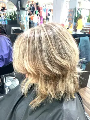 Dalila's beauty salon