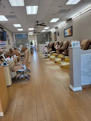 Red Persimmon Nail Salon