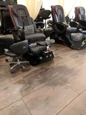 Nail Bar