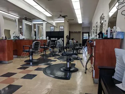 Salon 121