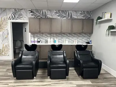 Dirty Blondes Salon