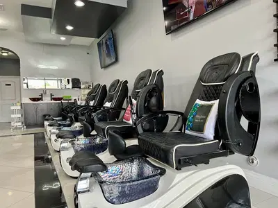 D&D Nail Lounge