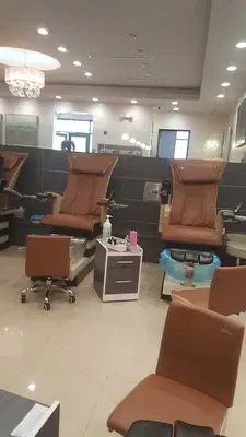 Polish Avenue Mani-Pedi