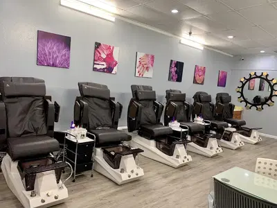 QT Nails & Spa