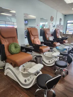 Diamond Nails and Spa