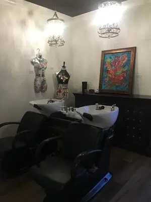 Salon Mirror Mirror