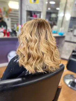 Luna's beauty salon y barber shop