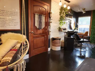 Freedom. Salon