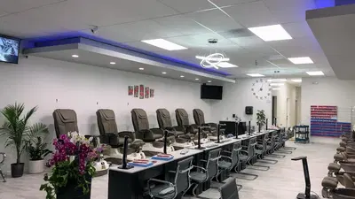 Chrome Nails Bar