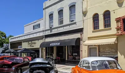 Reign Salon