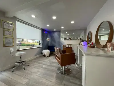 Vamp Salon LLC