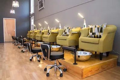 Nailbar