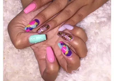 Q Nails