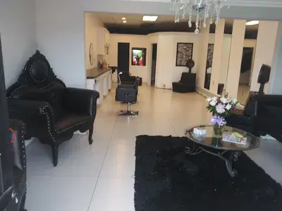 D's Hair Salon