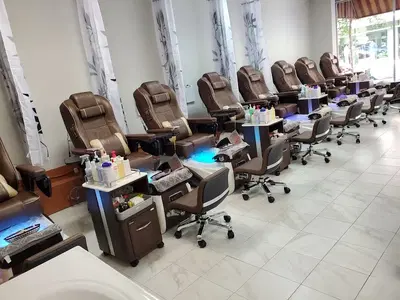 Red Wine City Nail Salon