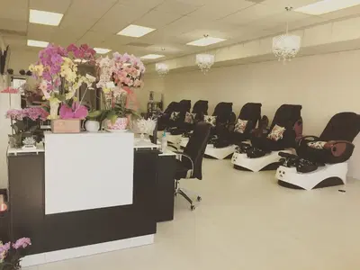 MAHALO NAILS SPA