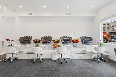 Crystal Beauty Lounge Nails & Lashes