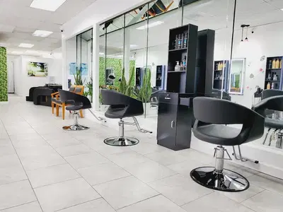 Young Young Beauty Salon