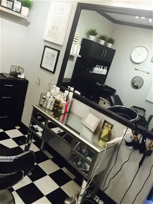 k r ō m a hair studio