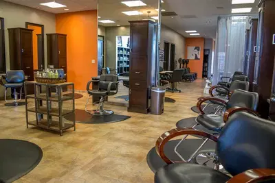 Salon eLLe Studio & Spa