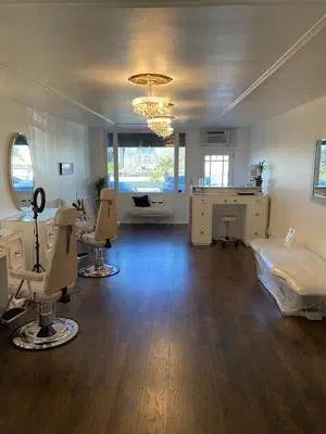 Pins Salon