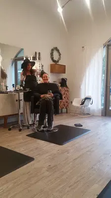 BRUSH Studio Salon