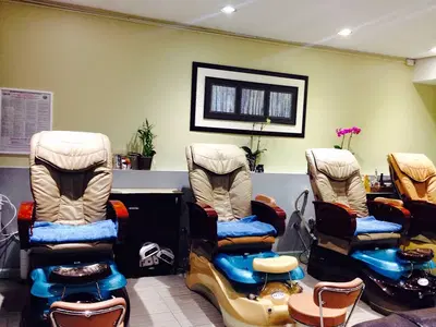 V Nails & Waxing Spa