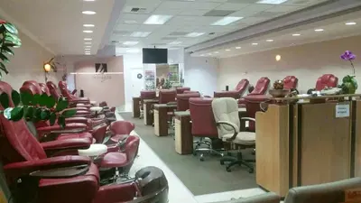 Mingees Nails and Spa
