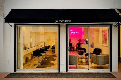jo. mér salon