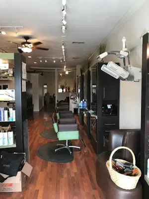 Robert & Taylor Salon