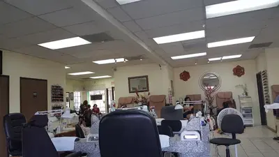 Helen's Nails Salon