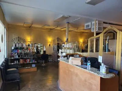 Cuttin Country Salon