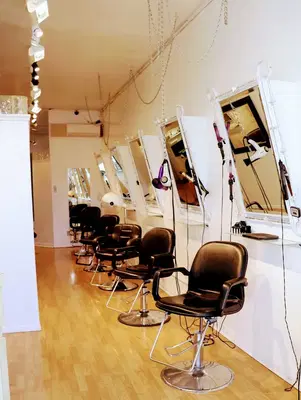 L'Meida A Salon